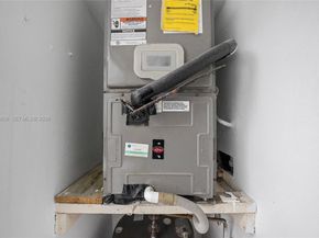 200 Lakeview Dr 101, Weston FL 33326