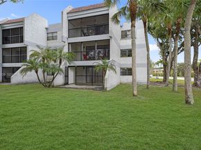 200 Lakeview Dr 101, Weston FL 33326