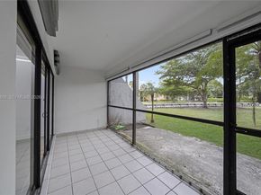 200 Lakeview Dr 101, Weston FL 33326
