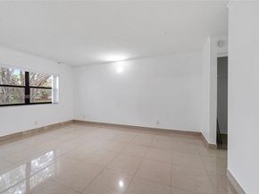 200 Lakeview Dr 101, Weston FL 33326