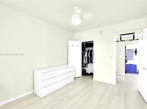 4730 Pine Tree Dr 14, Miami Beach FL 33140