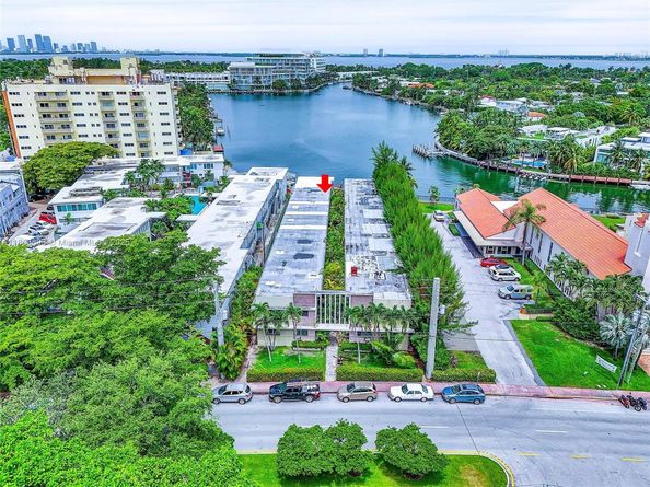 4730 Pine Tree Dr 14, Miami Beach FL 33140