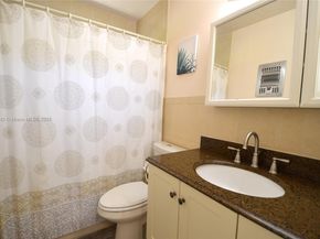 1451 N 12th Ct 8B, Hollywood FL 33019
