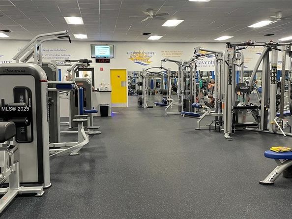 16475 Golf Club Rd 202, Weston FL 33326