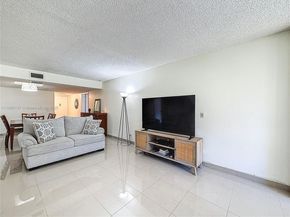 16475 Golf Club Rd 202, Weston FL 33326