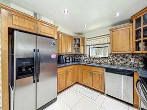 16475 Golf Club Rd 202, Weston FL 33326