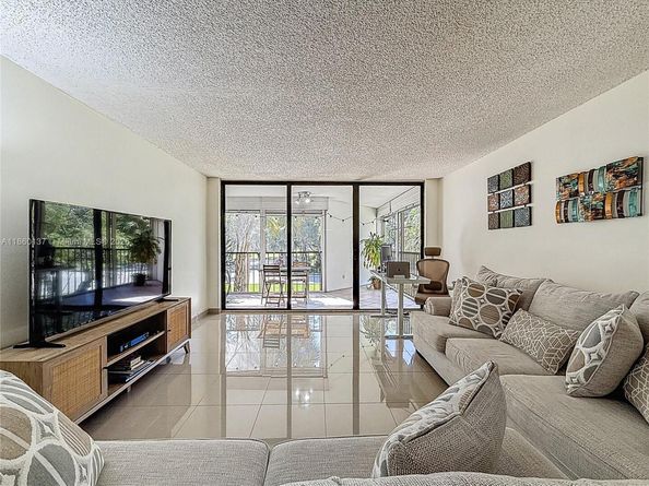 16475 Golf Club Rd 202, Weston FL 33326