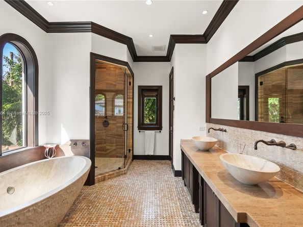 1511 Alegriano Ave, Coral Gables FL 33146