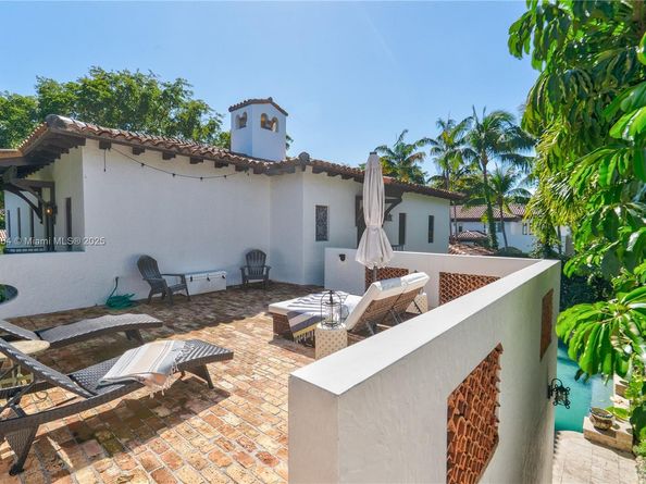 1511 Alegriano Ave, Coral Gables FL 33146