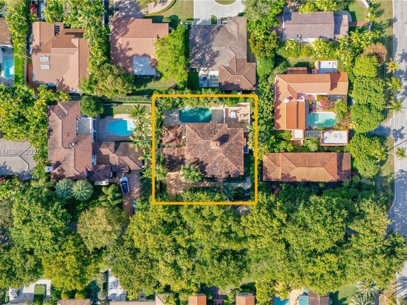 1511 Alegriano Ave, Coral Gables FL 33146