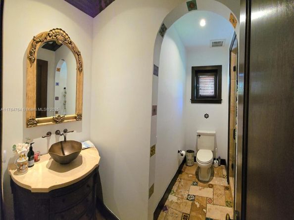 1511 Alegriano Ave, Coral Gables FL 33146