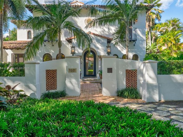 1511 Alegriano Ave, Coral Gables FL 33146