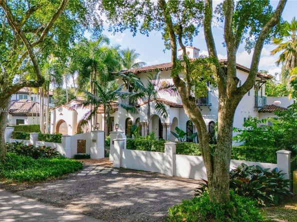 1511 Alegriano Ave, Coral Gables FL 33146