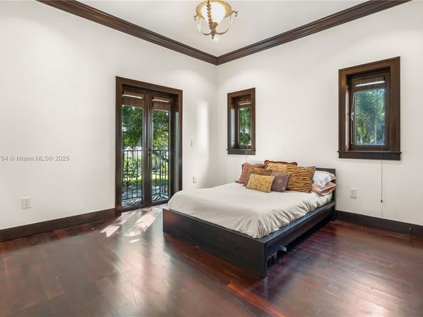 1511 Alegriano Ave, Coral Gables FL 33146