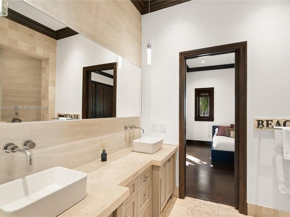 1511 Alegriano Ave, Coral Gables FL 33146