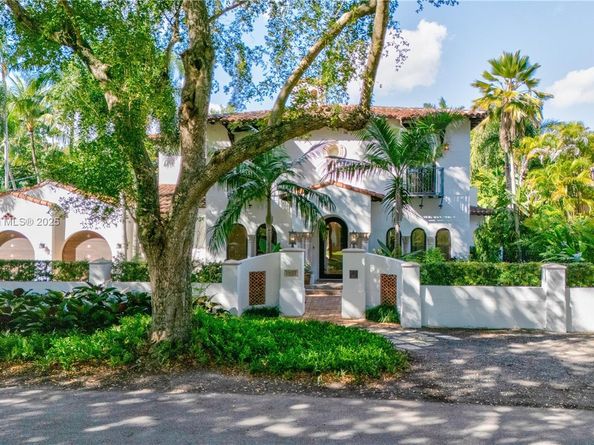 1511 Alegriano Ave, Coral Gables FL 33146
