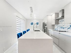 2557 Lakeview Ct 2557, Cooper City FL 33026