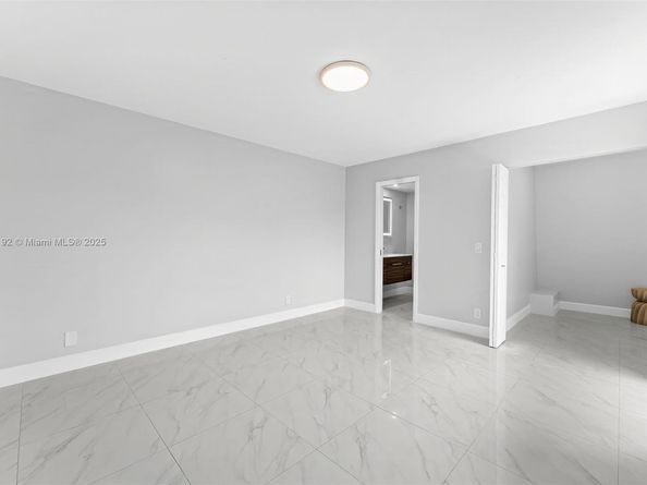 2557 Lakeview Ct 2557, Cooper City FL 33026