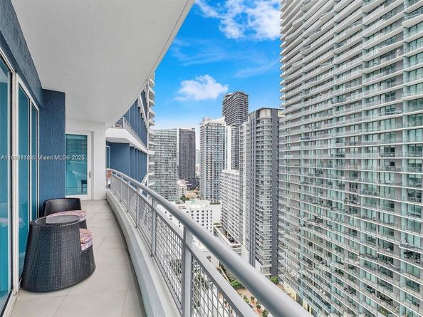 60 SW 13th St 2500, Miami FL 33130