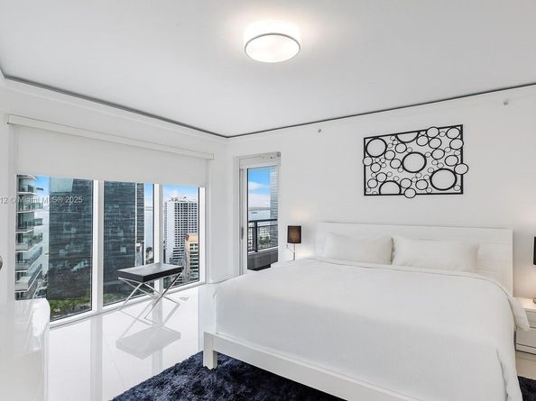 60 SW 13th St 2500, Miami FL 33130