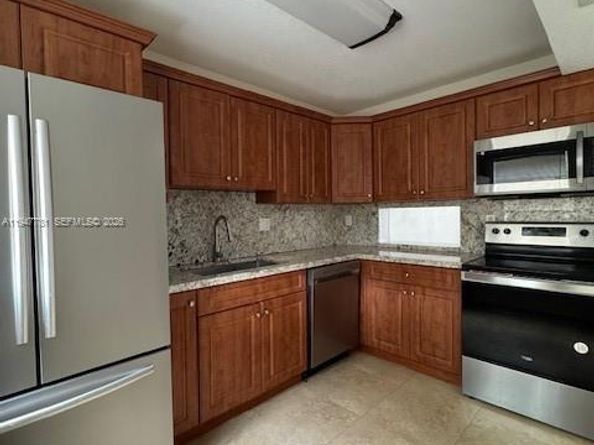 8327 SW 137th Ave 8327, Miami FL 33183