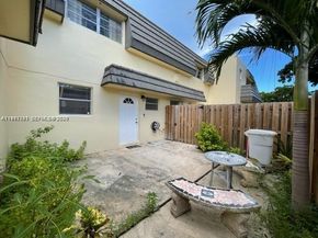 8327 SW 137th Ave 8327, Miami FL 33183