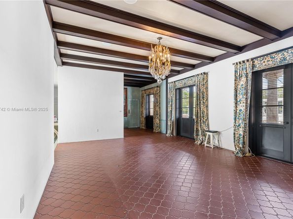 1181 S Alhambra Cir, Coral Gables FL 33146