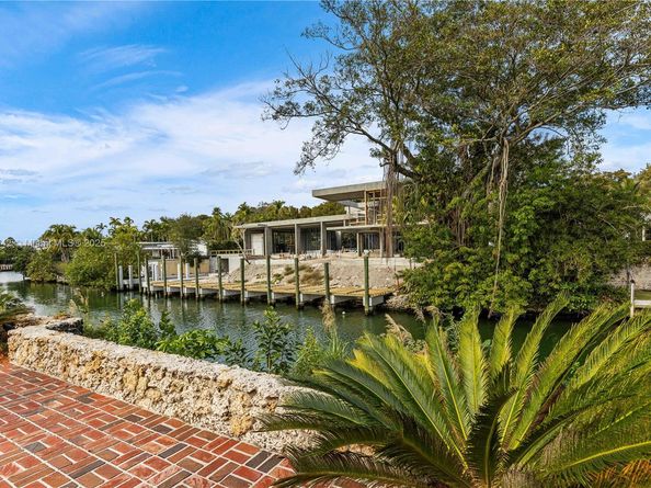 1181 S Alhambra Cir, Coral Gables FL 33146