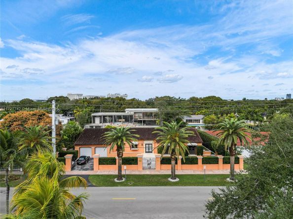 1181 S Alhambra Cir, Coral Gables FL 33146