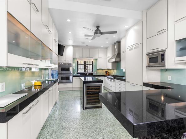 1181 S Alhambra Cir, Coral Gables FL 33146