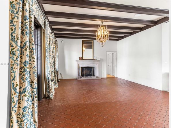 1181 S Alhambra Cir, Coral Gables FL 33146
