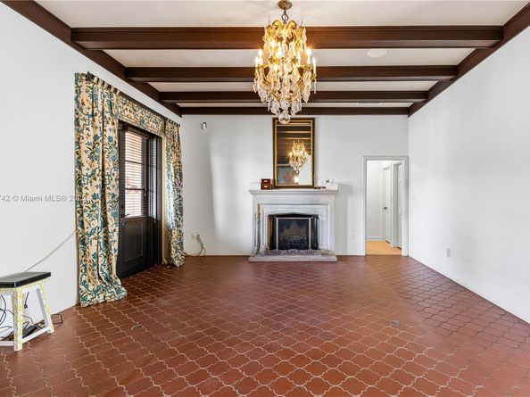 1181 S Alhambra Cir, Coral Gables FL 33146