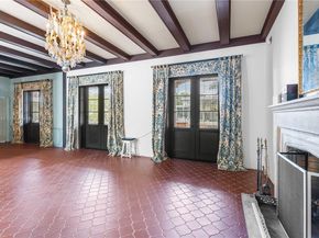 1181 S Alhambra Cir, Coral Gables FL 33146