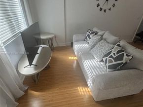 6001 SW 70th St 304, South Miami FL 33143