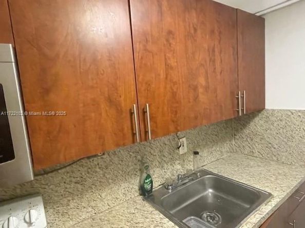 301 NW 177th St 119, Miami Gardens FL 33169