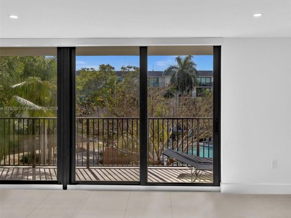 1101 River Reach Dr 302, Fort Lauderdale FL 33315