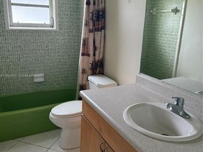 5940 SW 18th St, Plantation FL 33317