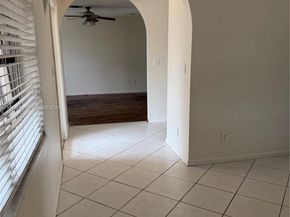 5940 SW 18th St, Plantation FL 33317