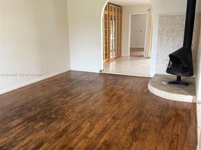 5940 SW 18th St, Plantation FL 33317