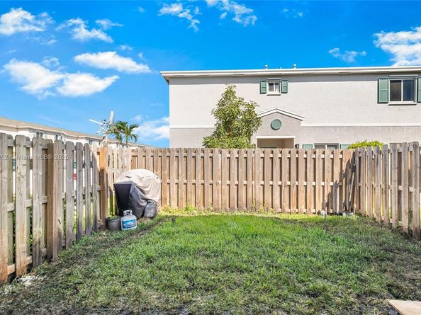 1270 NW 3rd Ln, Florida City FL 33034