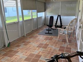 1250 NW 85th Ave, Plantation FL 33322