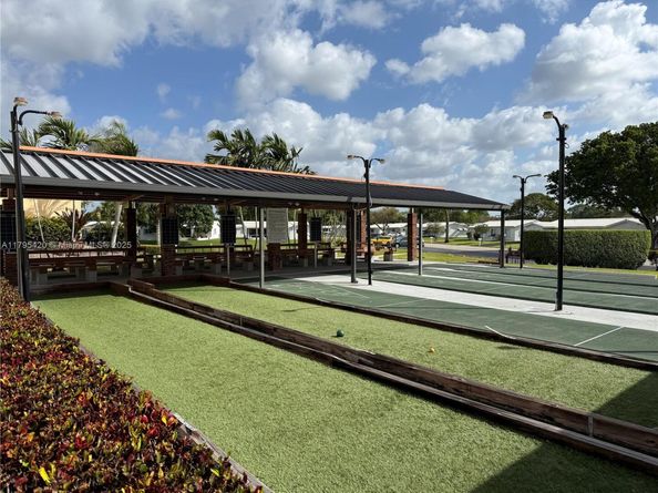 1250 NW 85th Ave, Plantation FL 33322