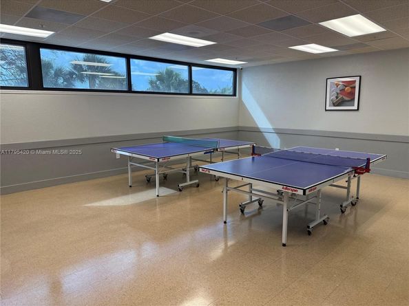 1250 NW 85th Ave, Plantation FL 33322