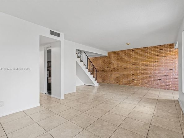 2607 NW 47th Ln, Lauderdale Lakes FL 33313