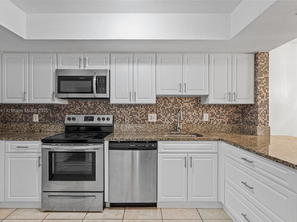 2607 NW 47th Ln, Lauderdale Lakes FL 33313