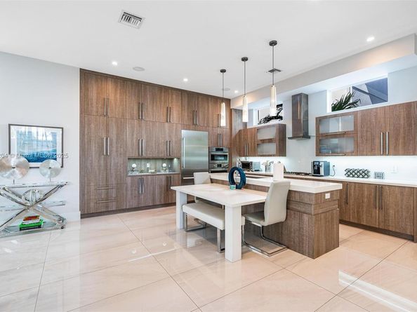 2516 NE 32nd Ave, Fort Lauderdale FL 33305