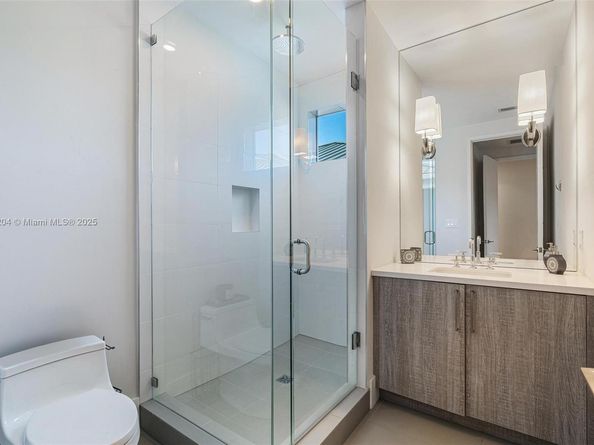 2516 NE 32nd Ave, Fort Lauderdale FL 33305