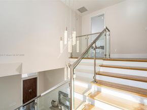 2516 NE 32nd Ave, Fort Lauderdale FL 33305