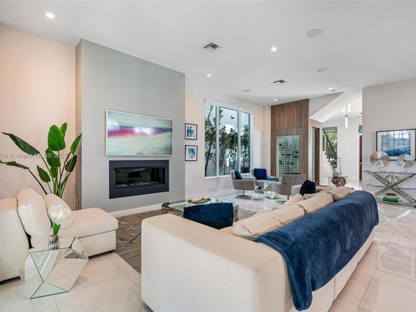 2516 NE 32nd Ave, Fort Lauderdale FL 33305