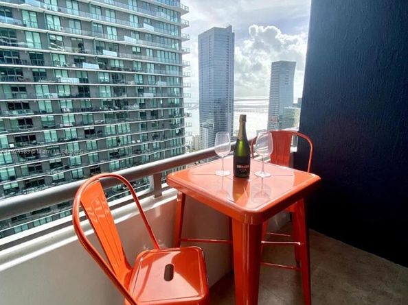 60 SW 13th St 4414, Miami FL 33130